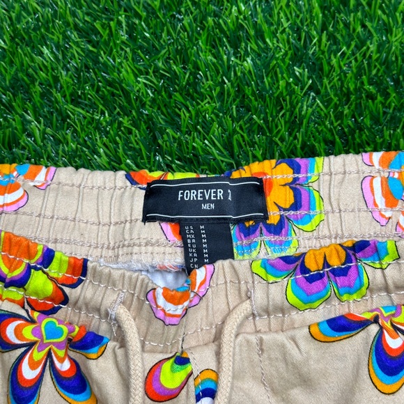 Men’s summer vibes floral print tan shorts - Picture 2 of 3